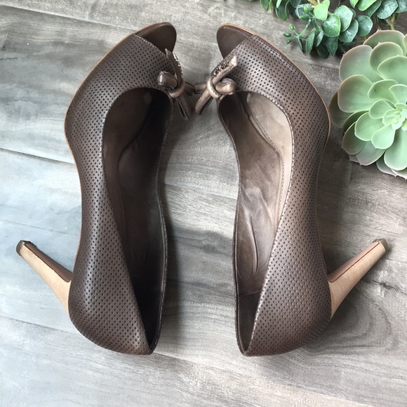 PRADA Bow Pumps size 41 - Picture 4 of 9